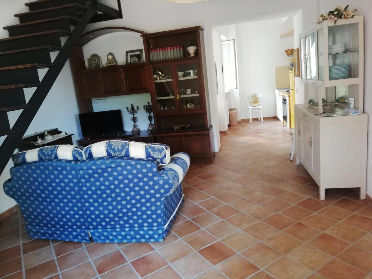 カーヴァ・デ・ティッレーニ Piccolo Borgo Bed & Breakfast エクステリア 写真