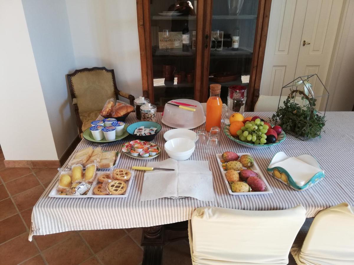 カーヴァ・デ・ティッレーニ Piccolo Borgo Bed & Breakfast エクステリア 写真