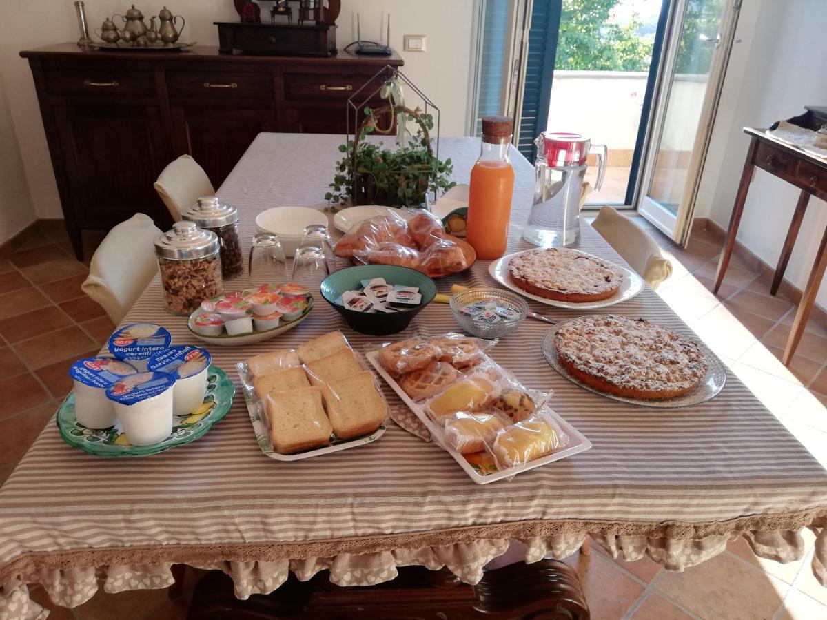 カーヴァ・デ・ティッレーニ Piccolo Borgo Bed & Breakfast エクステリア 写真