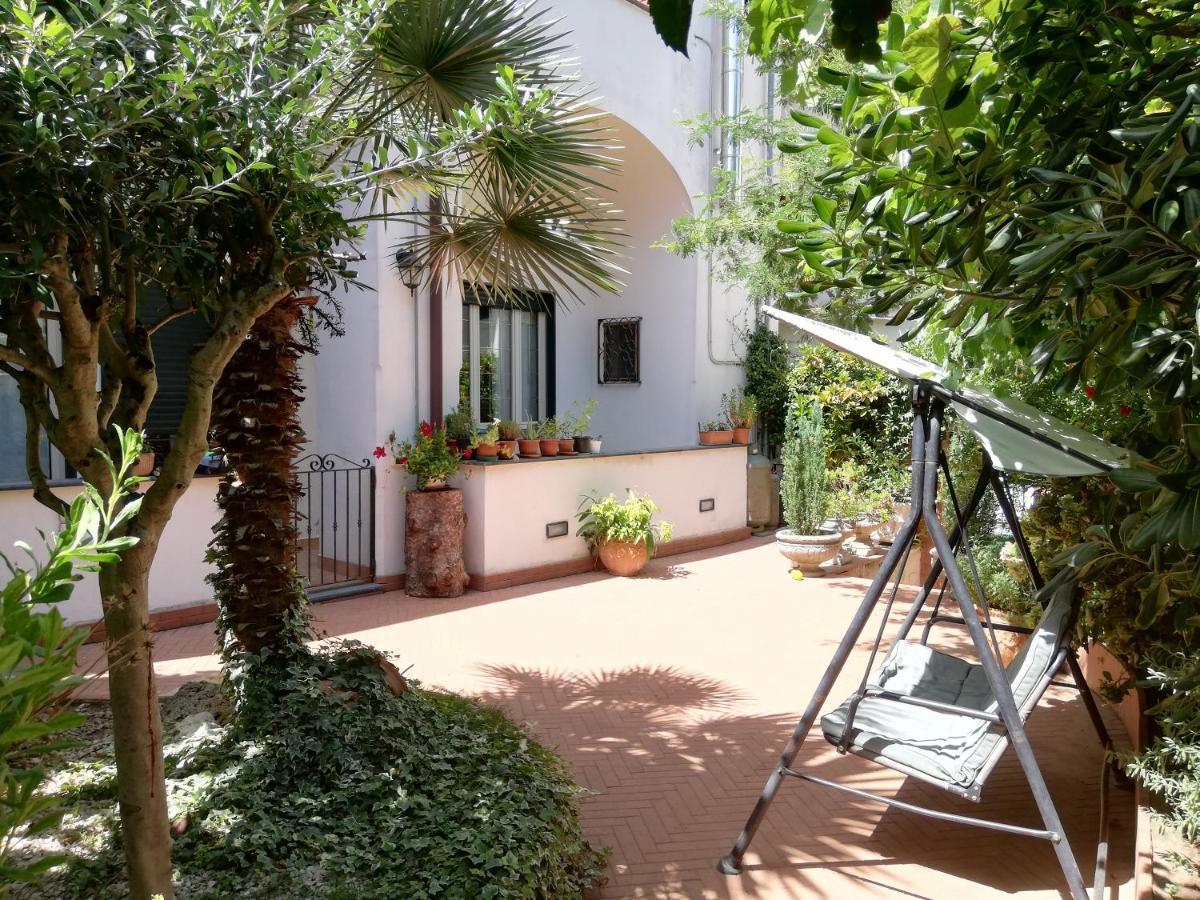 カーヴァ・デ・ティッレーニ Piccolo Borgo Bed & Breakfast エクステリア 写真